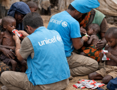 Um real por dia pode devolver a infância