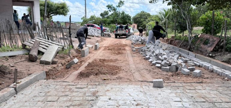 Obra de pavimentação de mais de 1 km tem início em Tabatinga