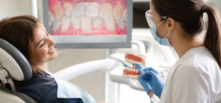 Biofilme bucal: a “película invisível” que pode comprometer sua saúde e a maioria das pessoas ignora