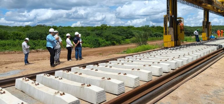 Comitiva da Sudene acompanha avanço das obras da Transnordestina no Ceará