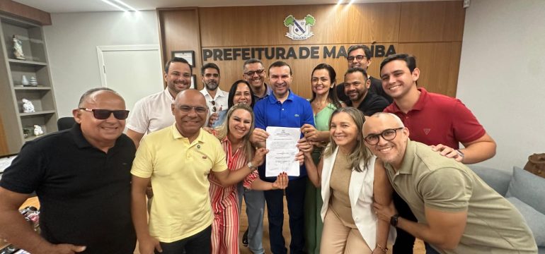 Prefeito Emídio Jr. assina ordem de serviço para construção de mais oito academias ao ar livre