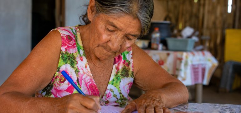 Analfabetismo cai, mas 8,4 milhões ainda vivem excluídos da educação básica