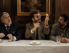 O Último Biscoito: Quando o Discurso Alimenta Uns e a Fome Fica para Outros