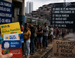 Após décadas de programas sociais, o Brasil precisa discutir empregos, produtividade e renda permanente