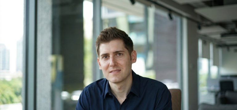 O homem mais rico residente em Singapura é o brasileiro Eduardo Saverin