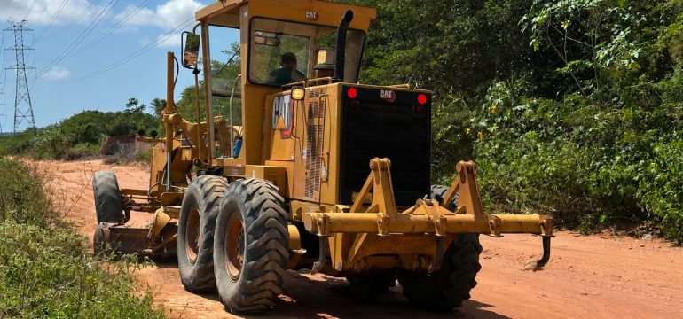 Prefeitura de Macaíba realiza nova operação de manutenção de estradas vicinais na zona rural